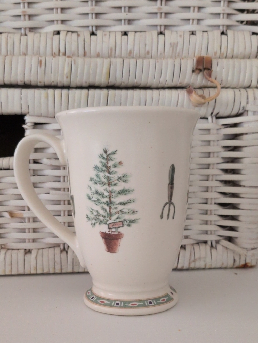 Vintage Pfaltzgraff Naturewood Tall Pedestal Mug